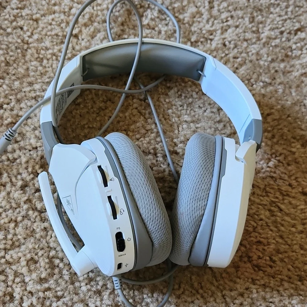 2 Turtle Beach headsets for Xbox and PS